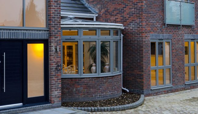 Will aluminium windows and doors keep my house warm?