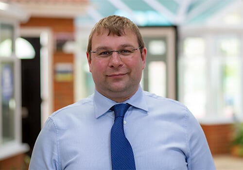 It's Stuart Timbers with a lovely blue shirt and tie combo.